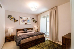 BRIGHT & SPACIOUS LUXURY APARTMENT